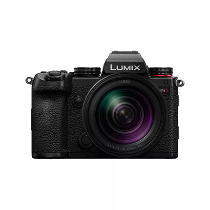 Panasonic Lumix DC-S5D + S 28-200 mm f/4.0-7.1 Macro OIS