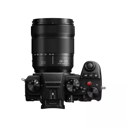 Panasonic Lumix DC-S5D + S 28-200 mm f/4.0-7.1 Macro OIS